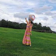 抖音美妆排行榜第30名贵州小金菲,新榜指数852.3000,新增作品数13,分享数1.56w,评论数2.59w,点赞数17.56w,新增粉丝数8512,累计粉丝数411.53w