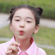 小酒窝儿Greta