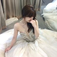 抖音舞蹈排行榜第12名小曲同学,新榜指数870.5000,新增作品数1,分享数26.05w,评论数2337,点赞数41.32w,新增粉丝数6470,累计粉丝数261.63w