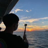 抖音才艺技能排行榜第26名陈湛一,新榜指数820.8000,新增作品数10,分享数14.19w,评论数2.36w,点赞数73.03w,新增粉丝数3.07w,累计粉丝数39.47w
