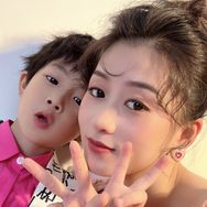 玲玲和王王