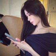 一雯白