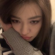 抖音美妆排行榜第8名少女总裁,新榜指数833.6000,新增作品数1,分享数3525,评论数665,点赞数5.1w,新增粉丝数5258,累计粉丝数223.8w
