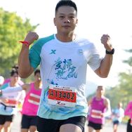 奔跑的电脑大叔