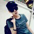 大衔上萌的少年