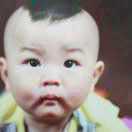 仰望天空的小屁孩