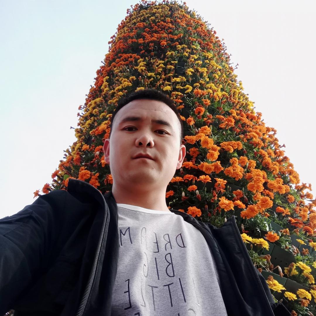路明亮