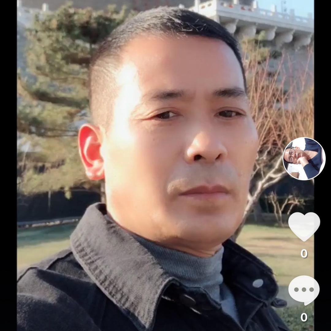 被缘拆翅神鹰