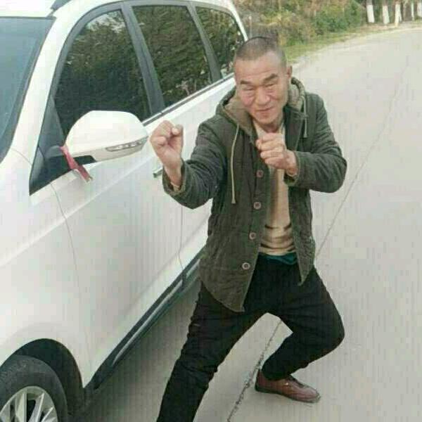 路在脚下，靠谁不如靠自己