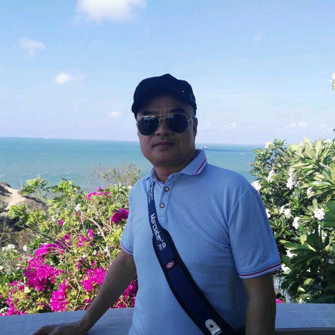 鹏城旅游者
