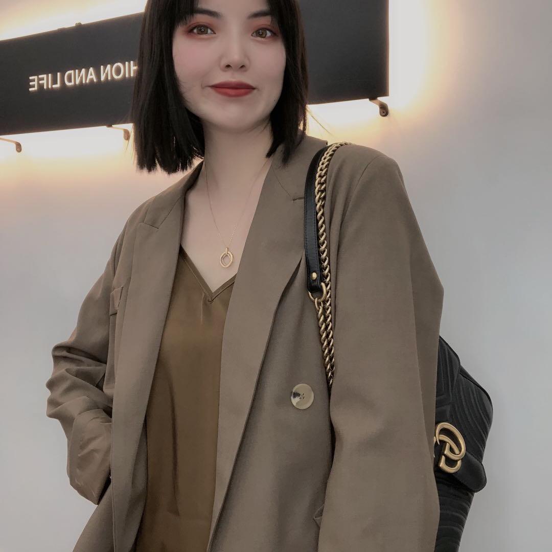 濮院源头工厂店贝意巴黎馆