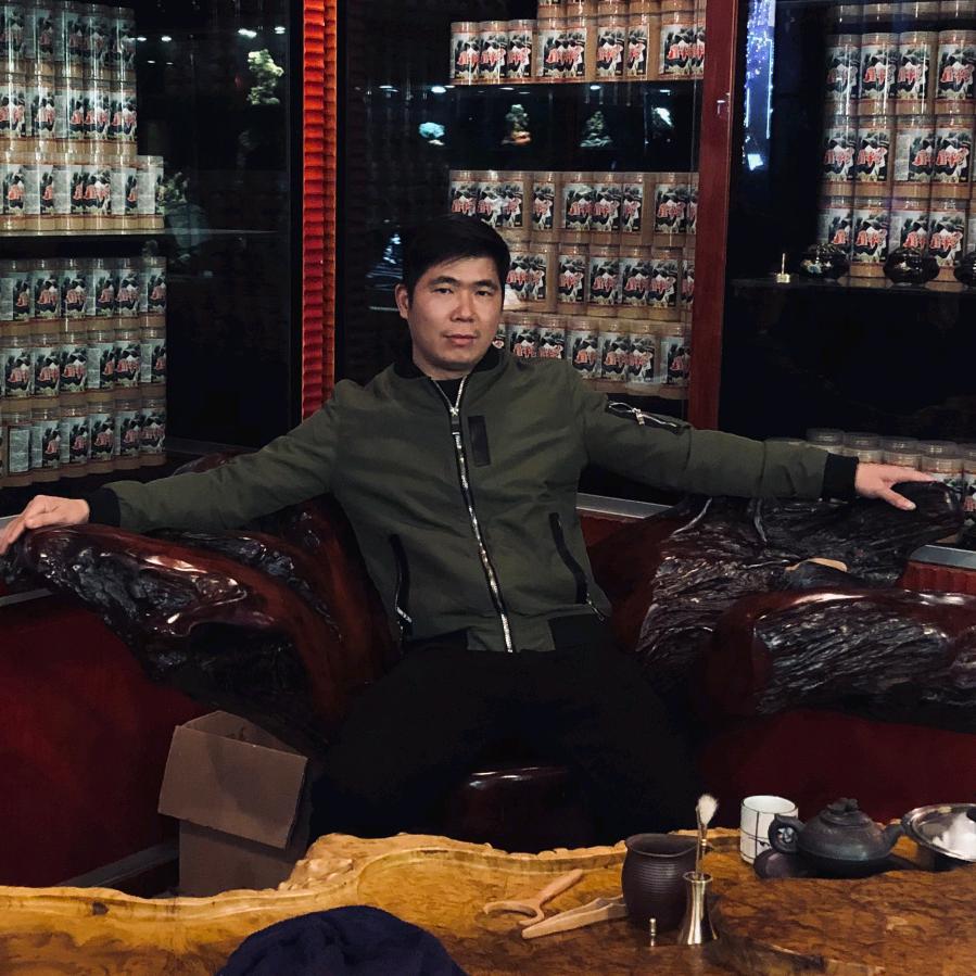 本人，专业全屋定制家具135609676