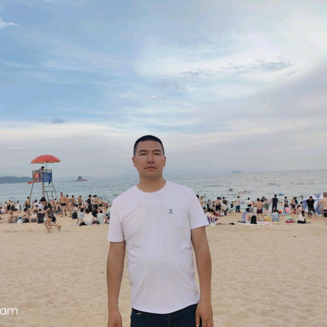 开心的羊羊