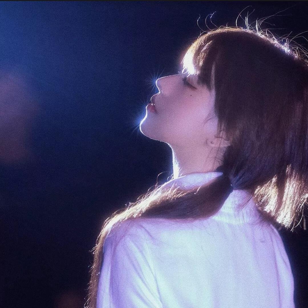 李