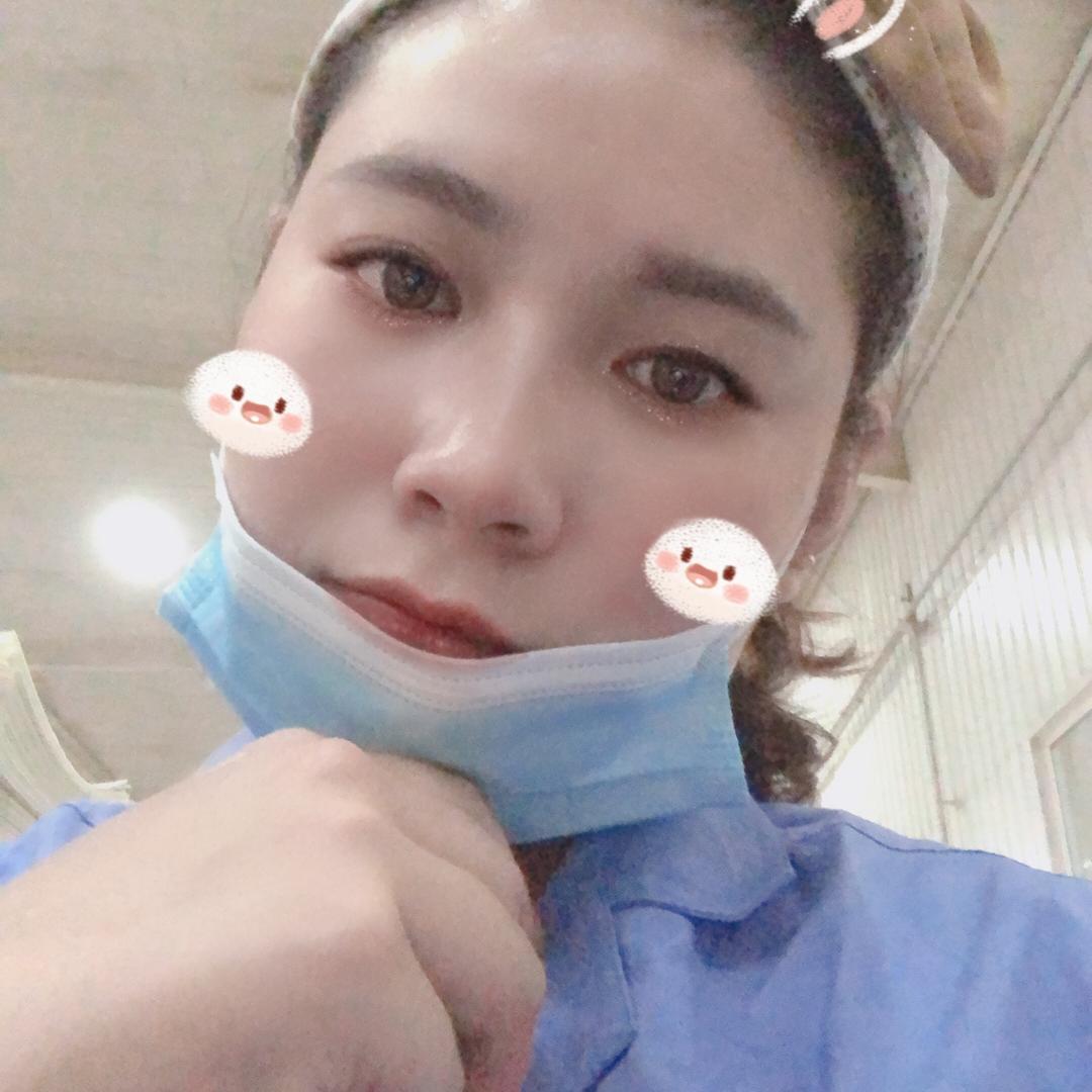 听障的快乐女孩