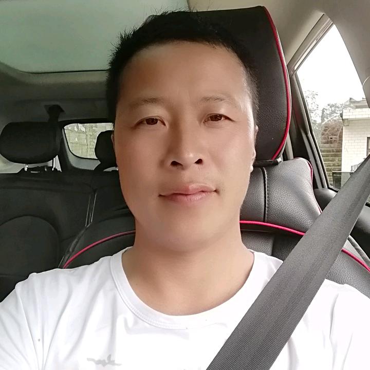 做坟石的小陈