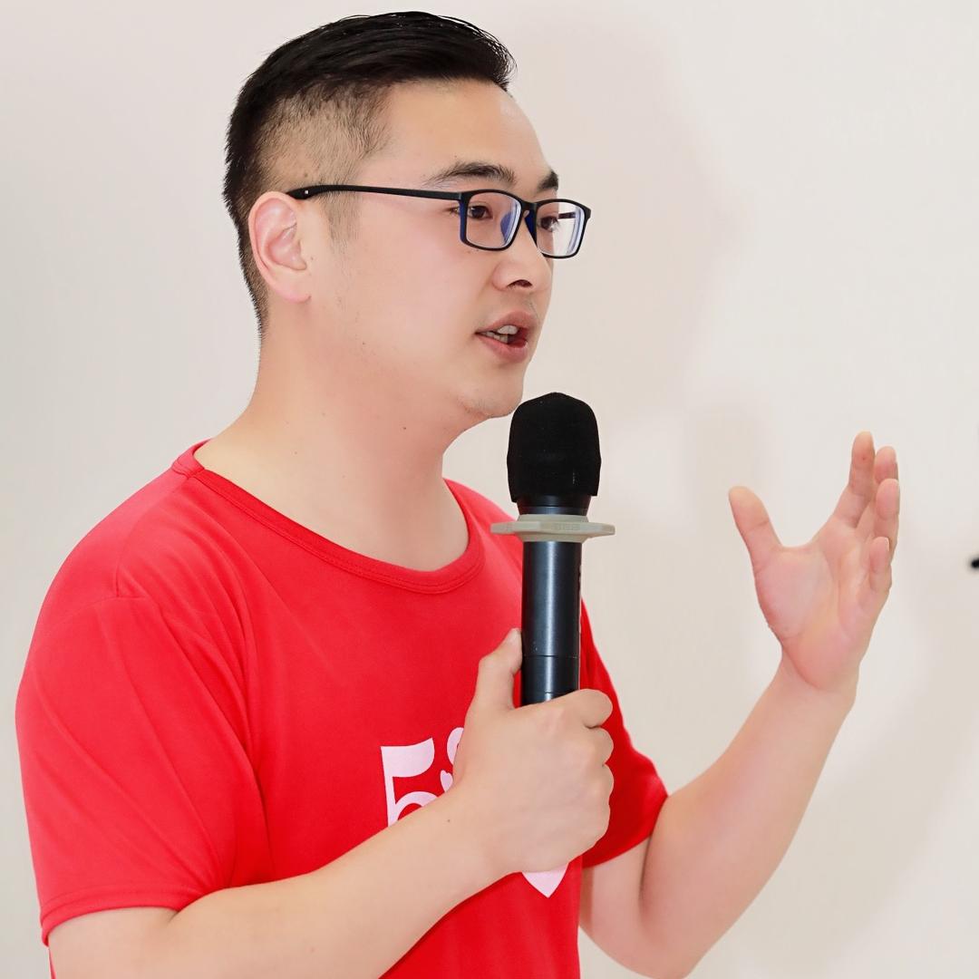 清红造了个白