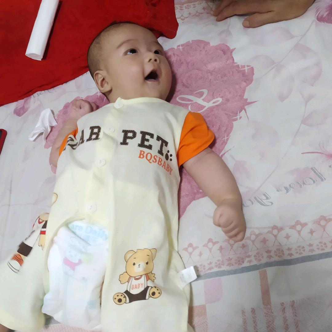 幸福一家人。