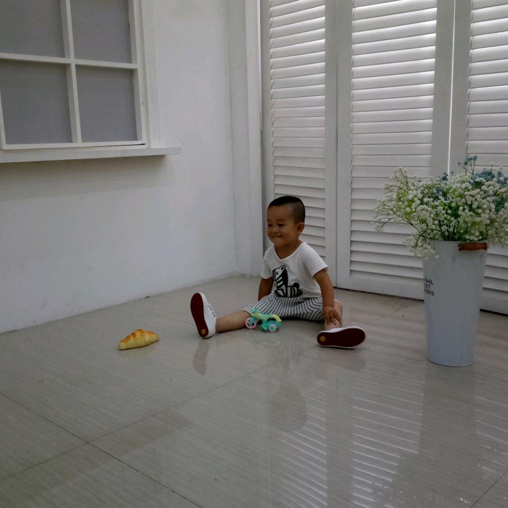 奥特曼打小怪兽