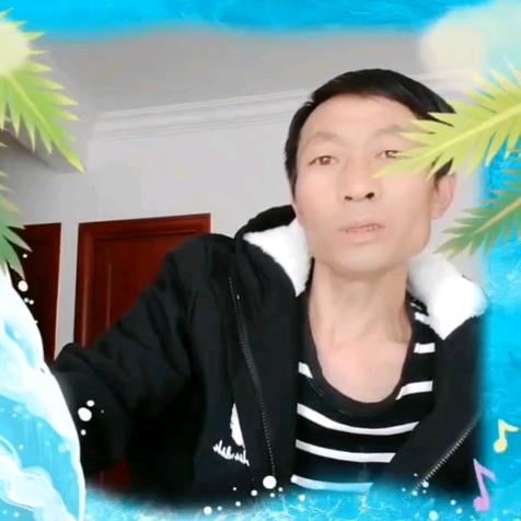 牵手漫步雨中