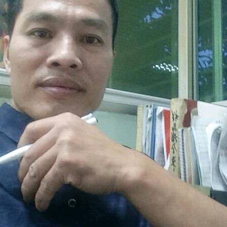 青春年华随风去，独饮空杯过余年