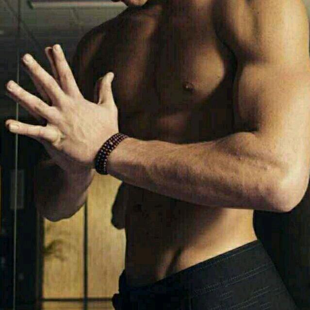 刚刚洗过的白衬衫。