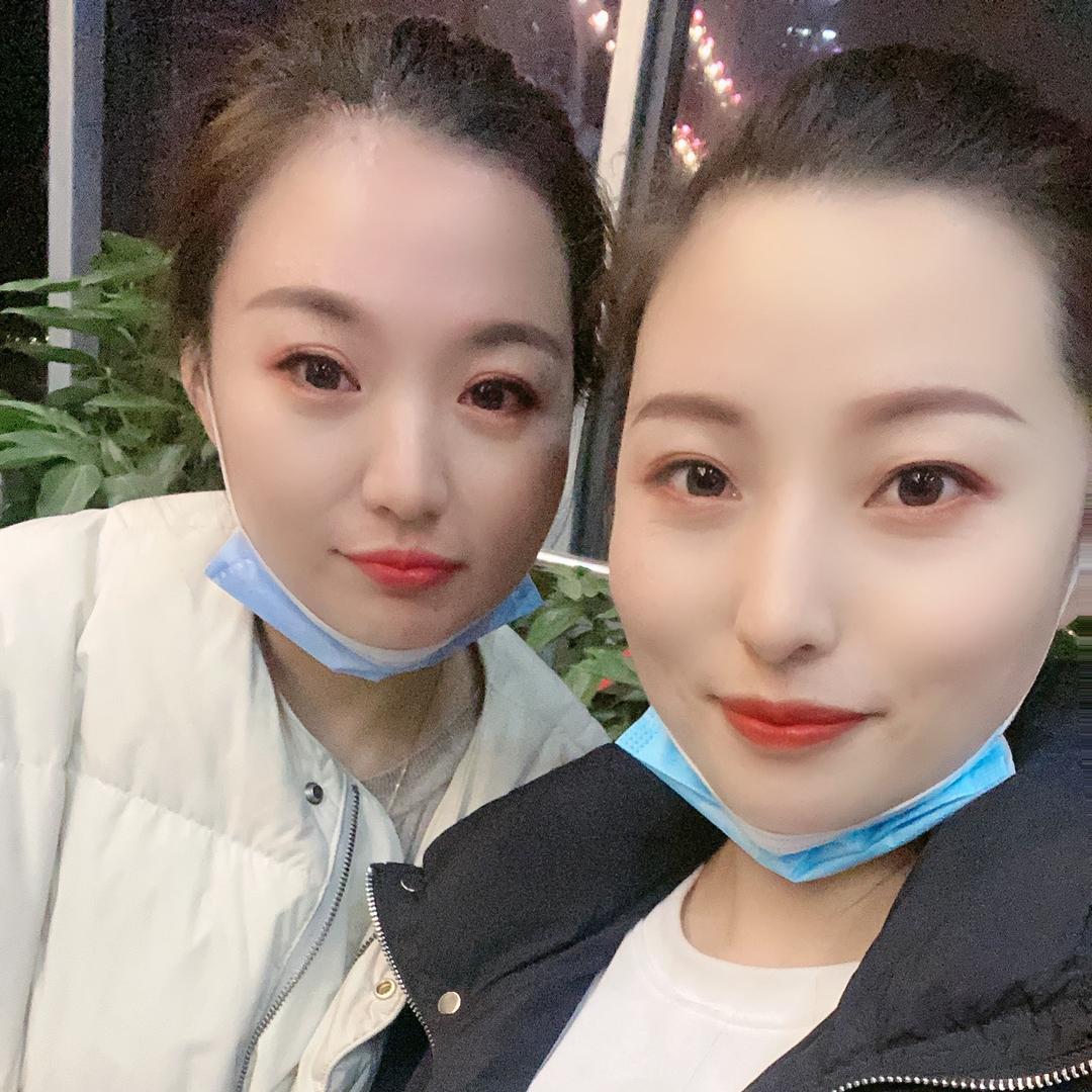 大舌头姐妹