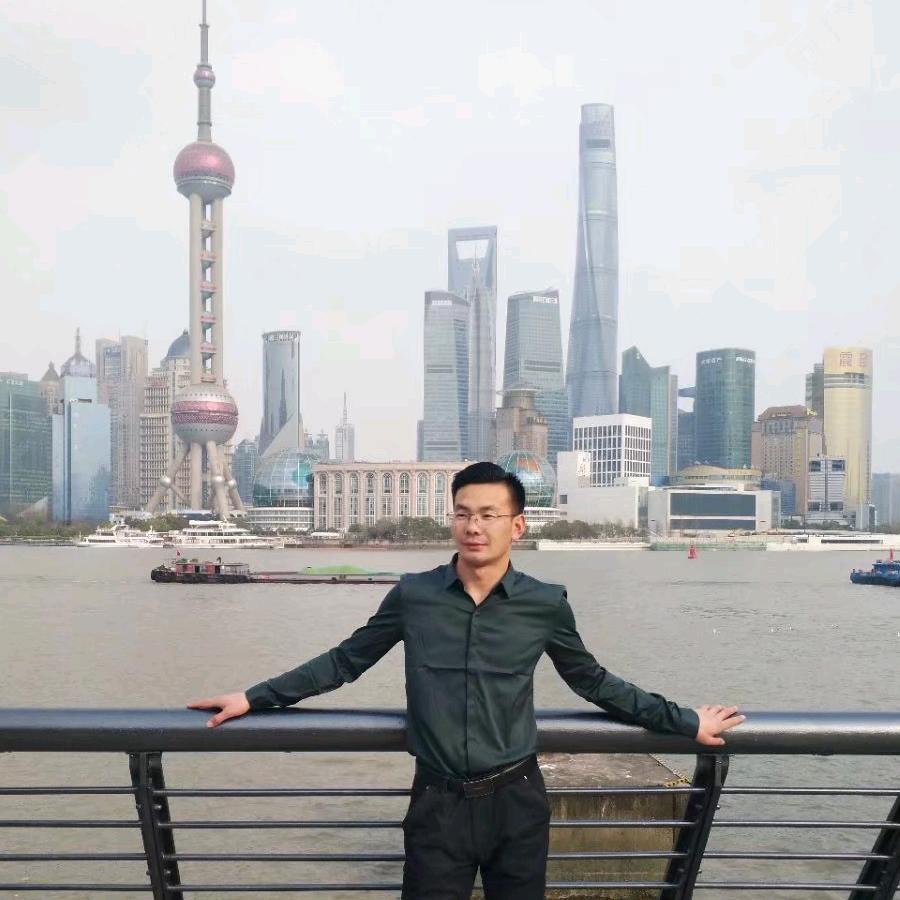 90 后工地搬砖威子