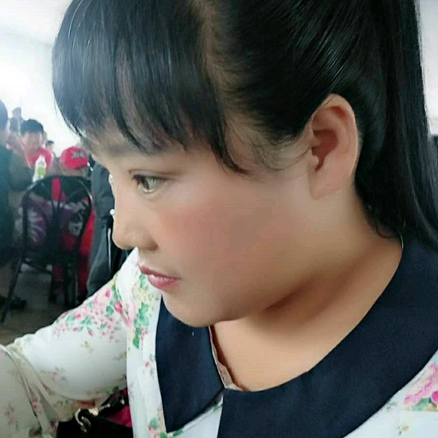 冲破阴霾展翅上腾