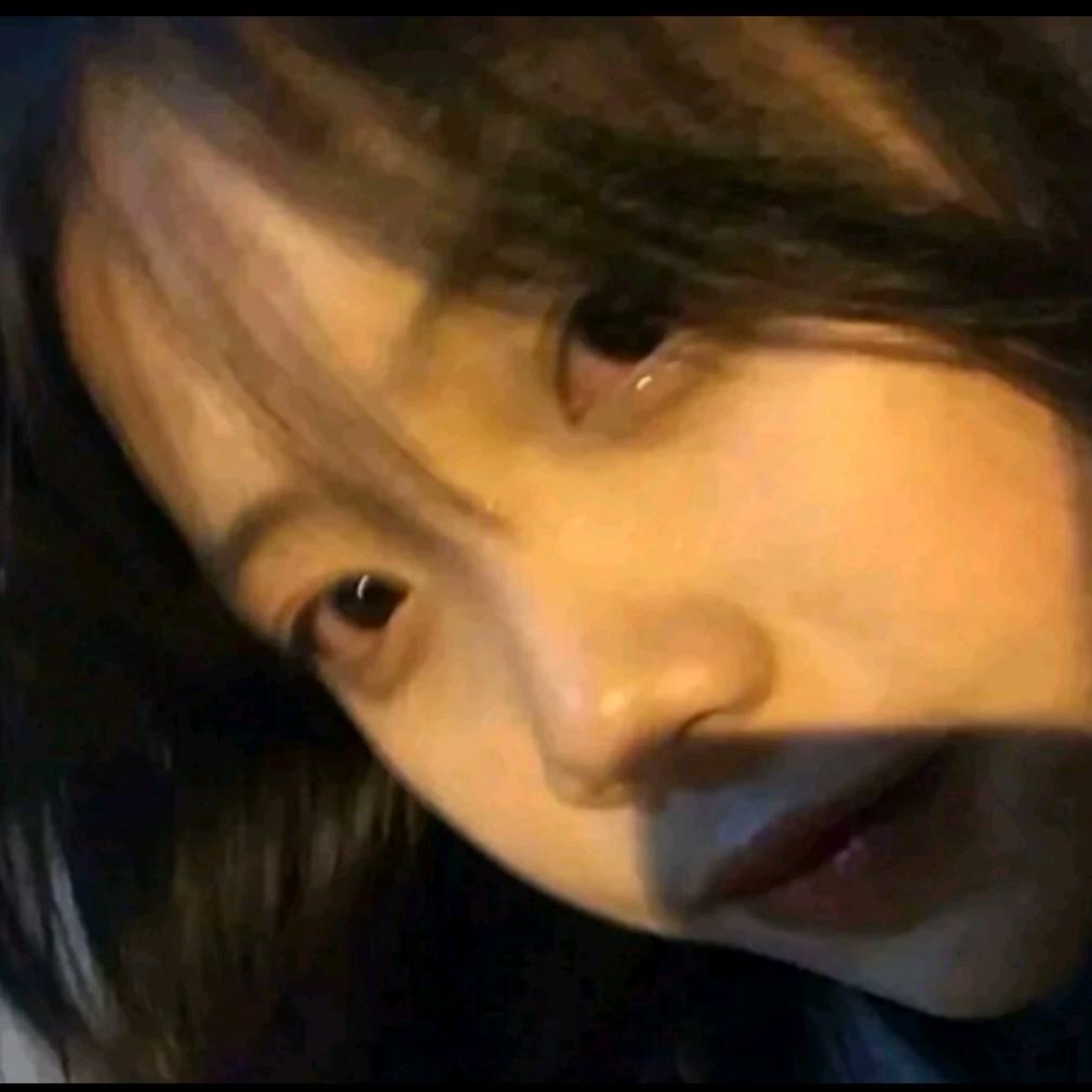 欣.