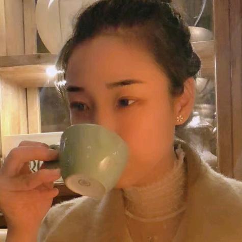 卖珠宝的小姐姐