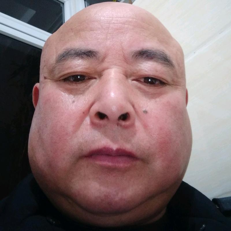 自由飞翔的小孩