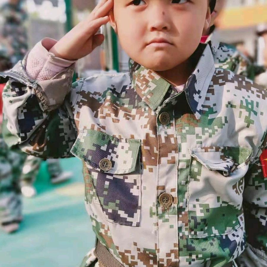 幸福的一家四口