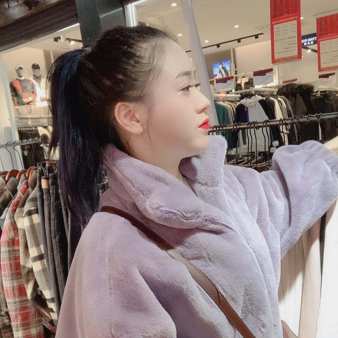 田小万女装