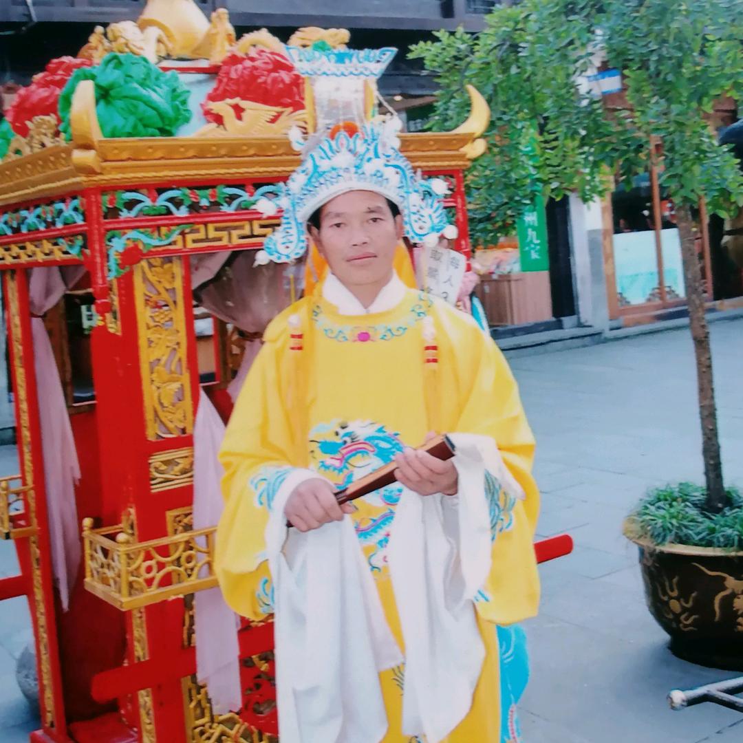 中国财神爷大帅哥外星人