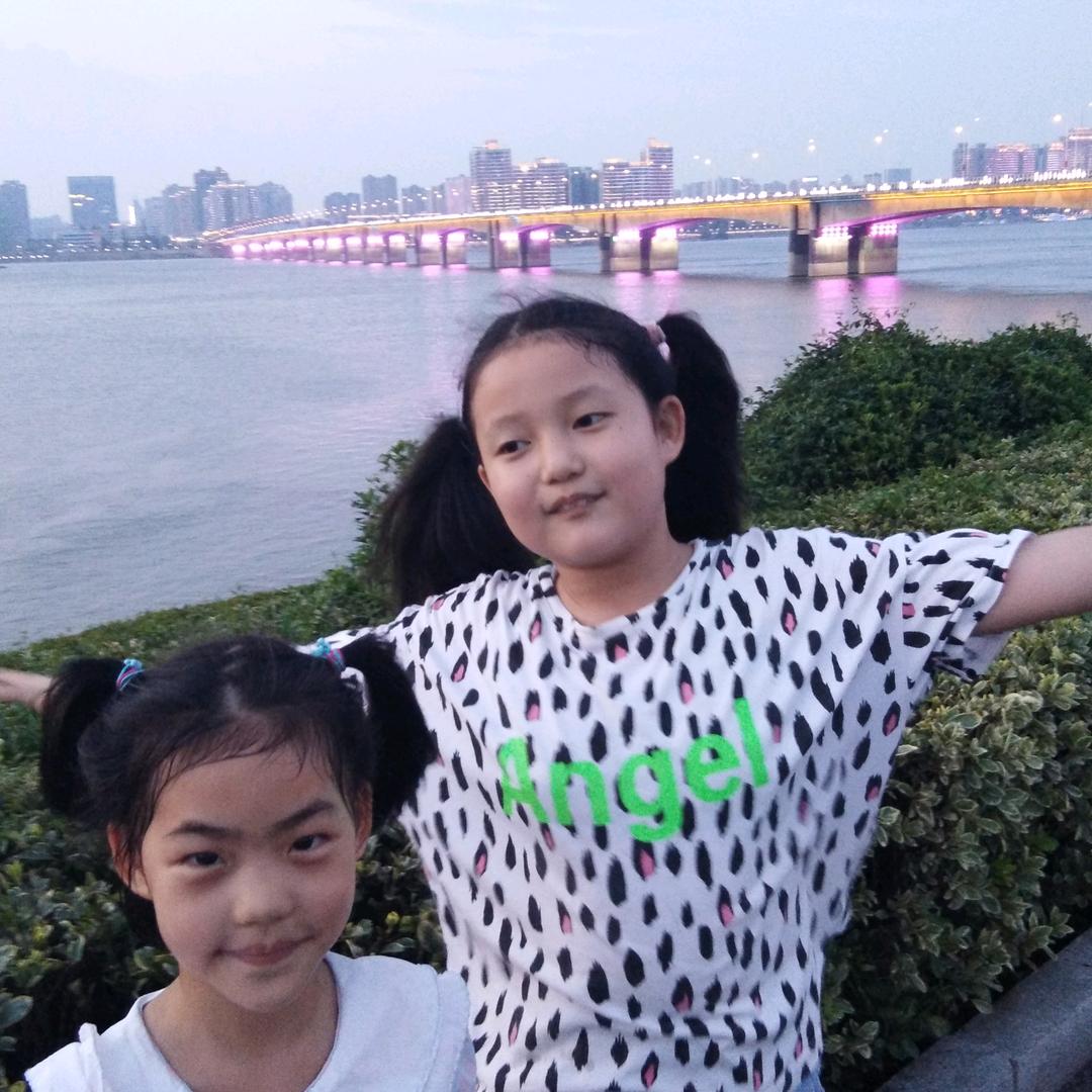 可爱美人余