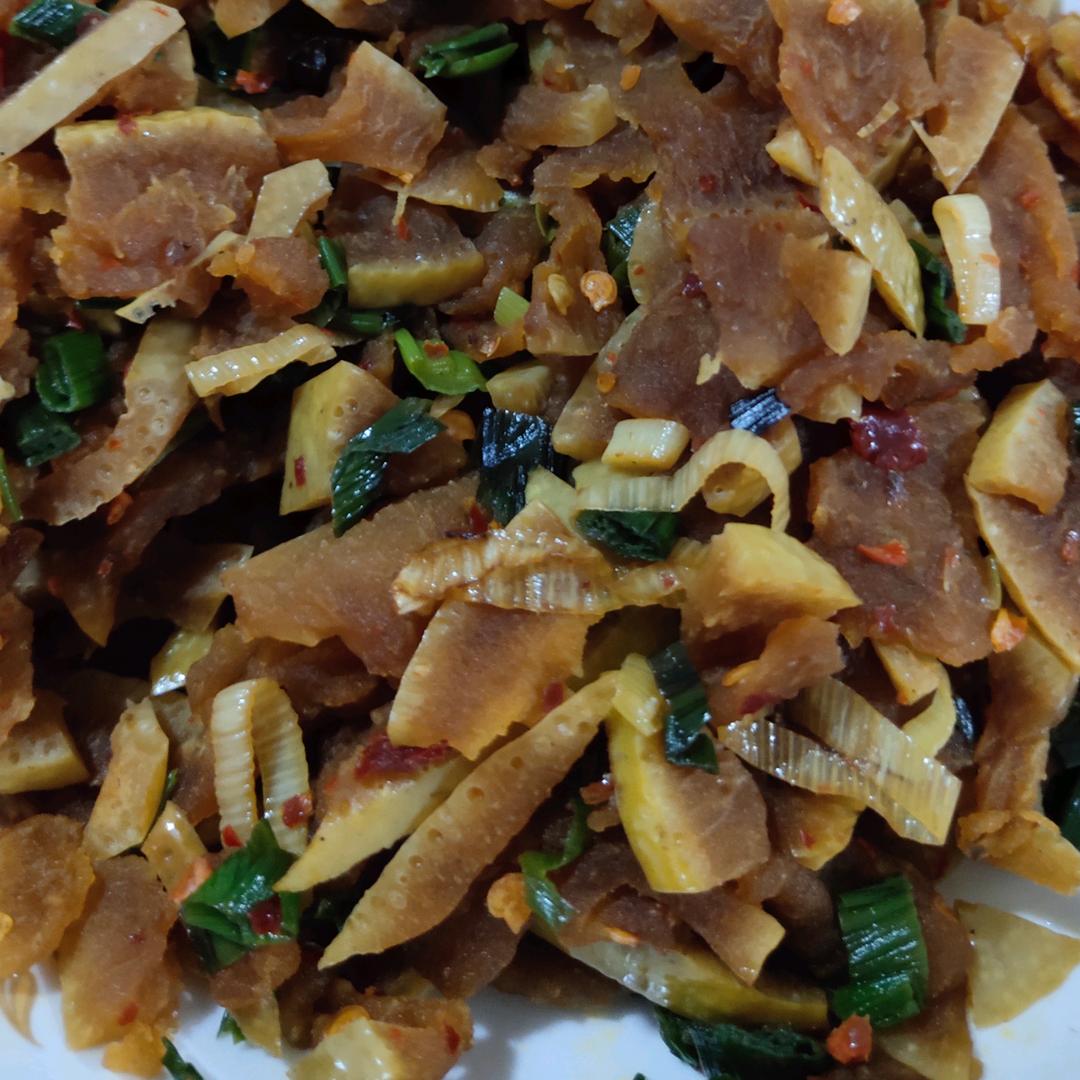 了尘，，，，，，，