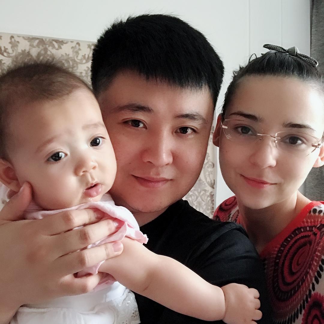 晨弟缇娜的一家