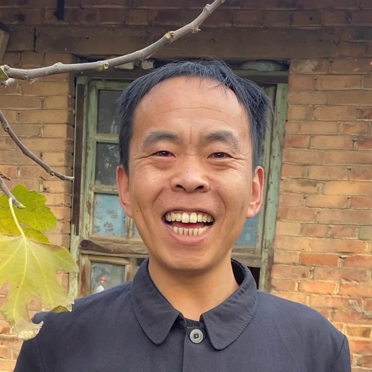 尤一默