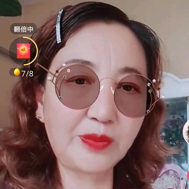 小何艳