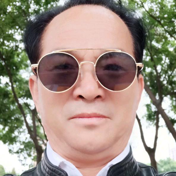 习卫星爱书法