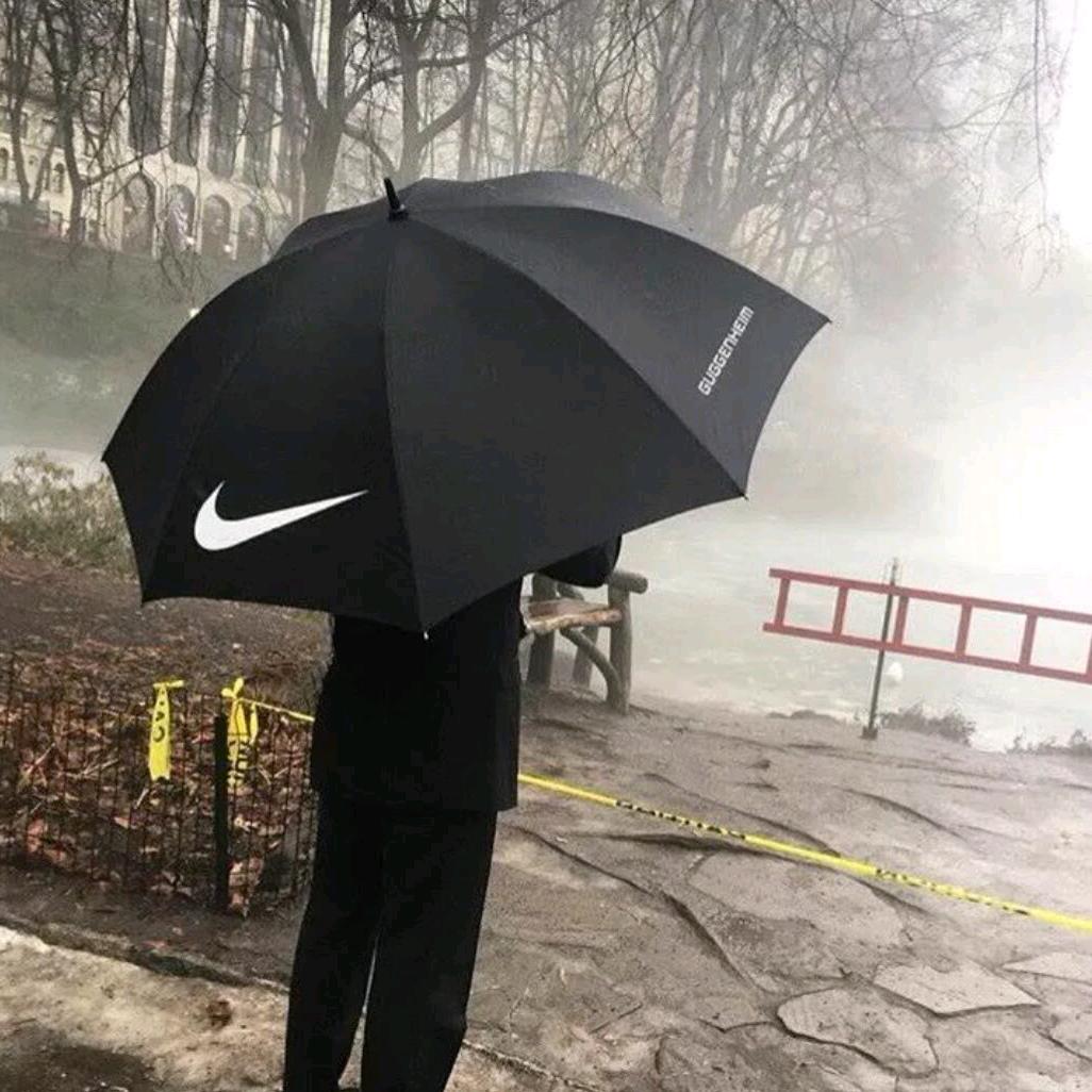 修音響的咖啡师