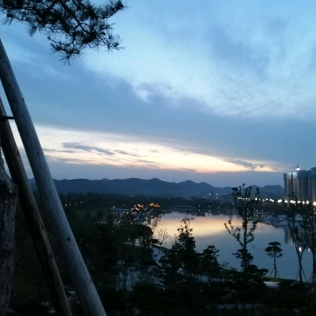 工地小哥，专业做彩钢瓦欢迎来电