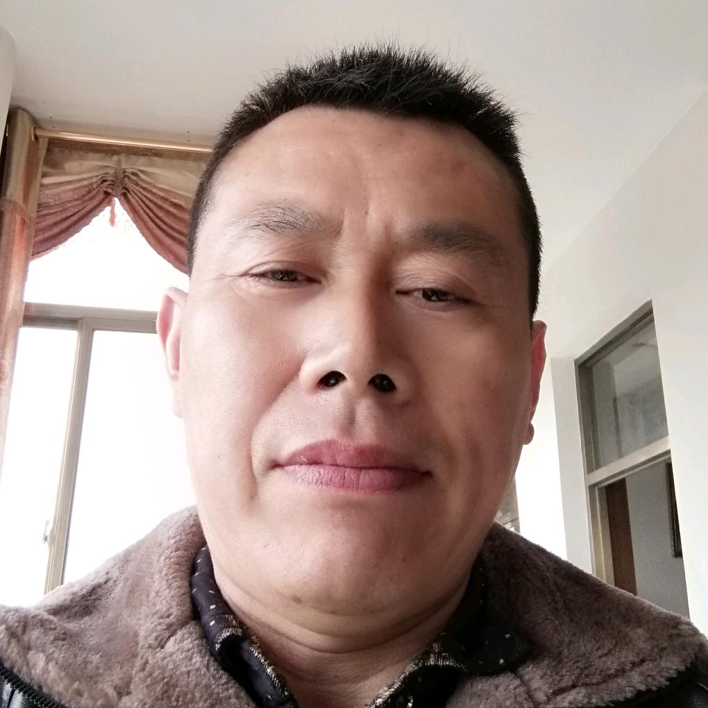 开三轮车的大叔