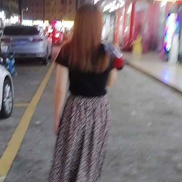 向钱看向厚看