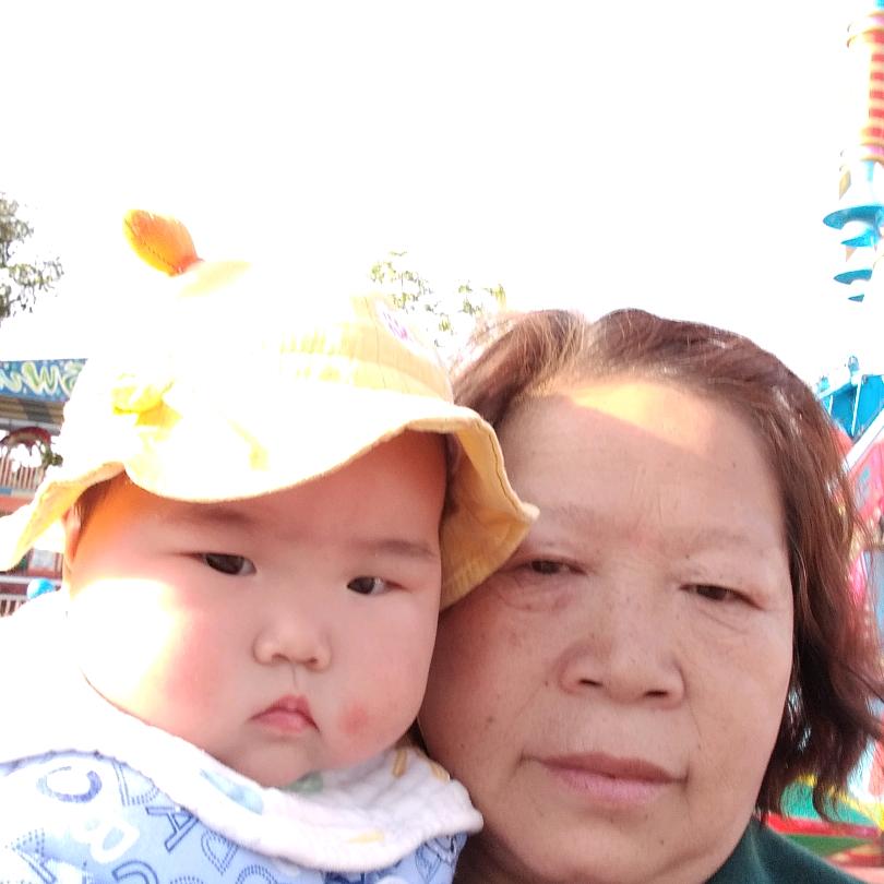 嘉珞.嘉琪奶
