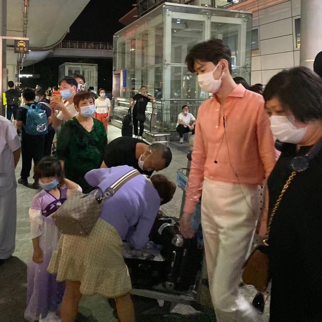 莫君兄弟：秋薇：雨桐情感电台