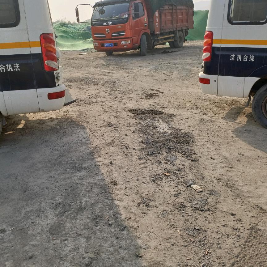 周杨周四建