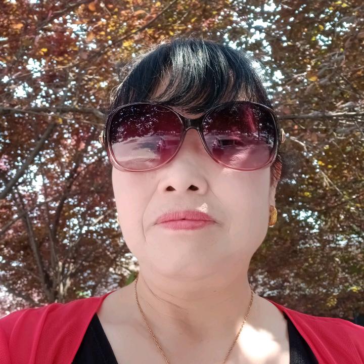 田华