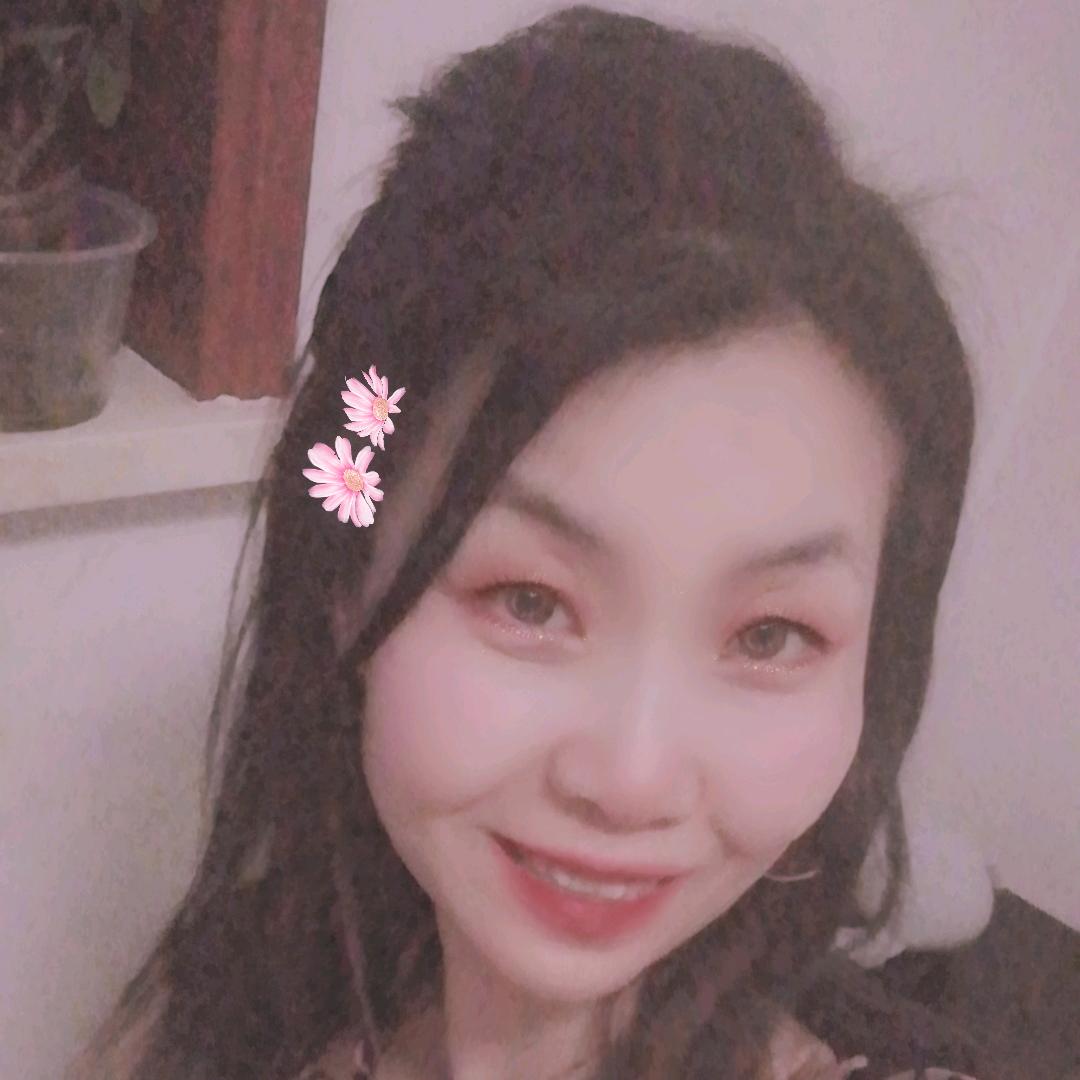娄宇楼地产小白玉双